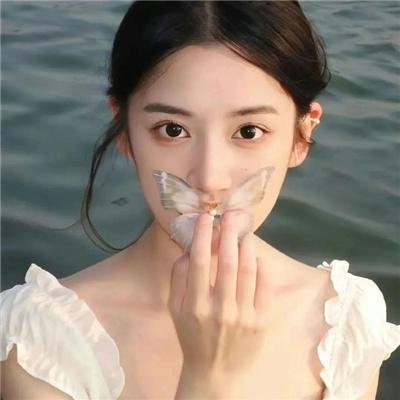 赤裸的公务员